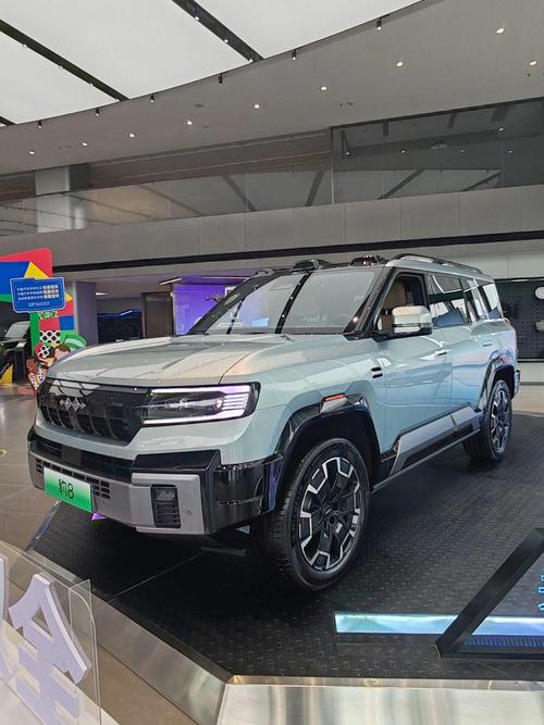 重庆渝中区晶恒飞企业管理咨询比亚迪方程豹硬派越野的爆款，英菲尼迪35周年与你共成长